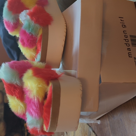 Madden colorful platforms size 7 - Picture 4 of 5